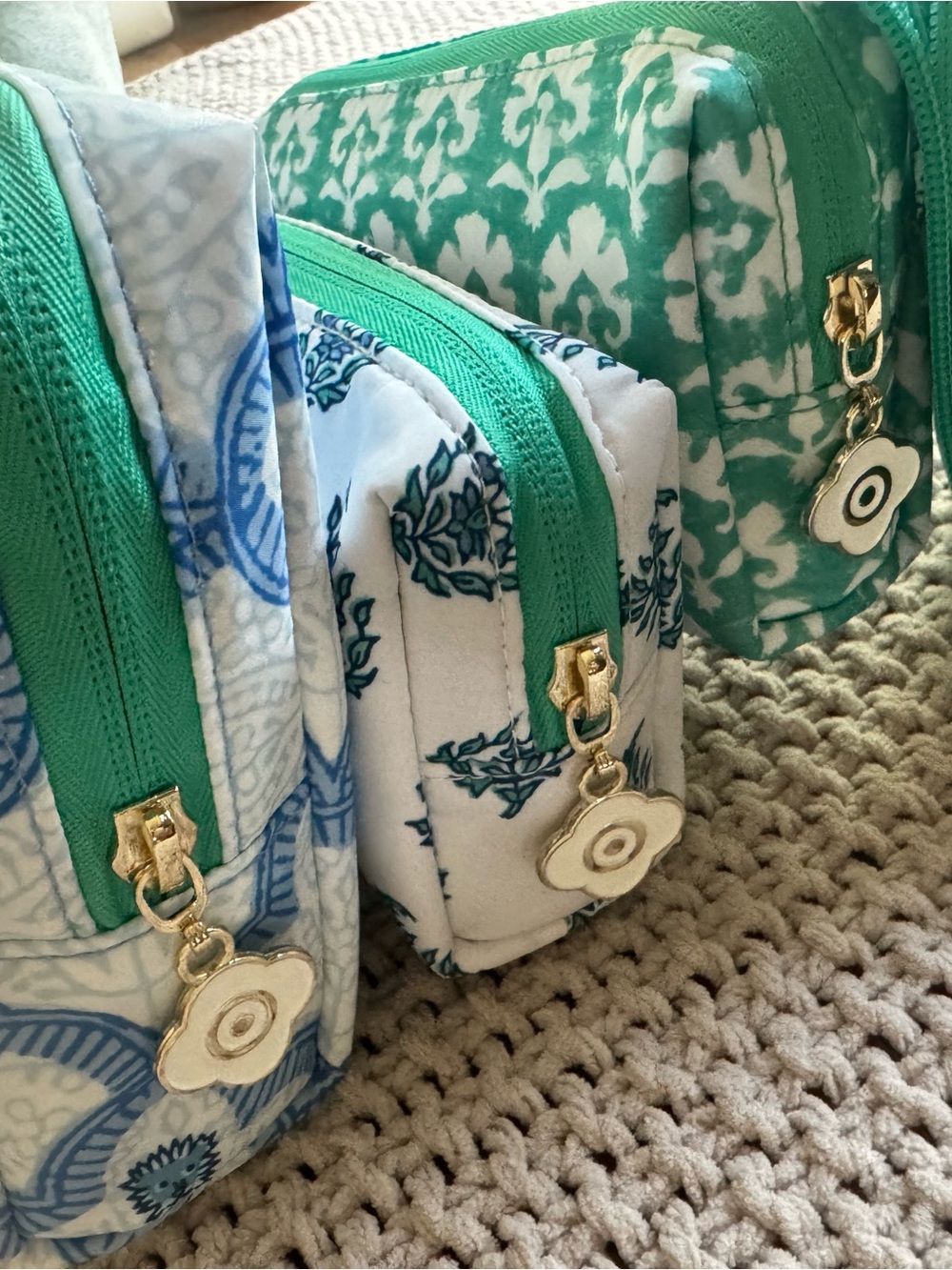 ROLLER RABBIT Floral Vines Cosmetic Bag Set, NWT.